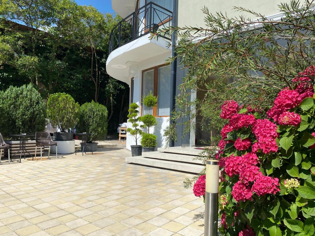 Hotel Golden Gagra Exterior foto